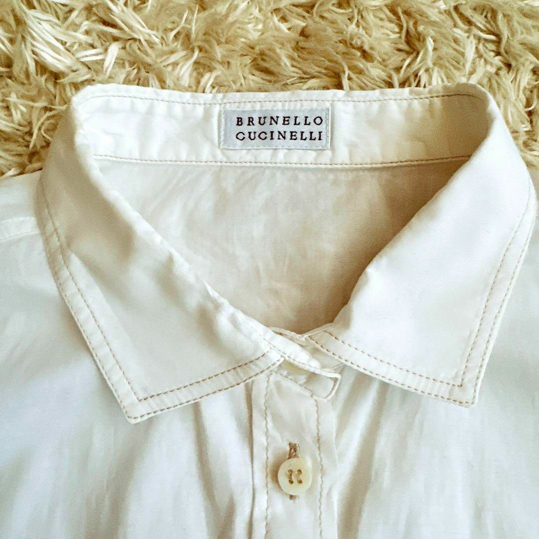 BRUNELLO CUCINELLI(ブルネロクチネリ)の美品♡ 高品質イタリア製　ブルネロクチネリ　ブラウス　半袖シャツ　ホワイト　L レディースのトップス(シャツ/ブラウス(半袖/袖なし))の商品写真