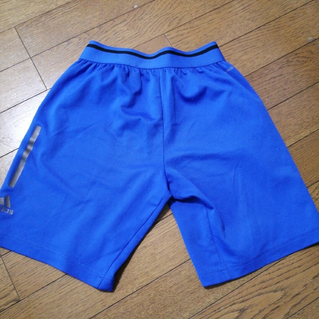 adidas(アディダス)のアディダス　セット　ブルー　140 cm キッズ/ベビー/マタニティのキッズ服男の子用(90cm~)(その他)の商品写真