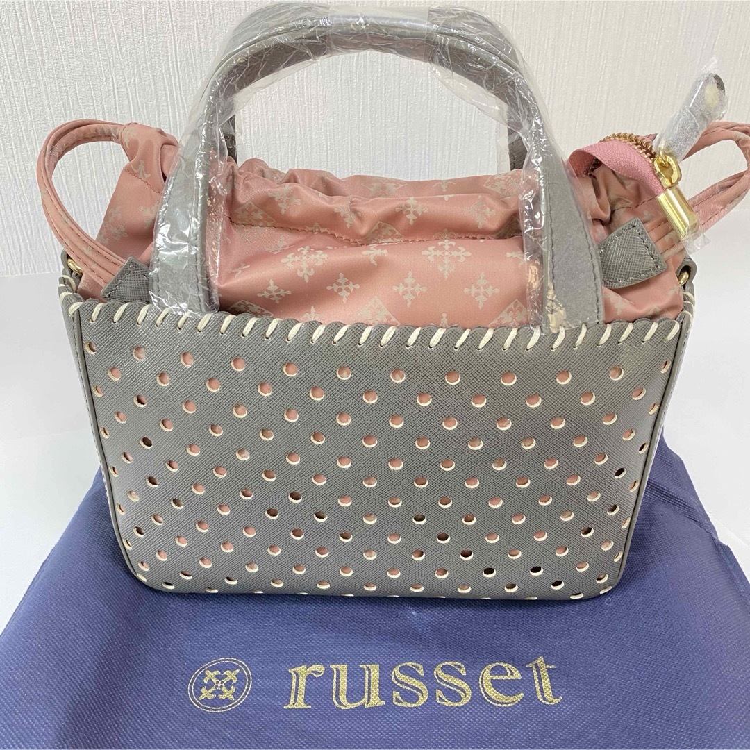 Russet(ラシット)の未使用★ラシット★パンチングレザーハンド&ショルダー2wayバッグ★グレーピンク レディースのバッグ(ショルダーバッグ)の商品写真