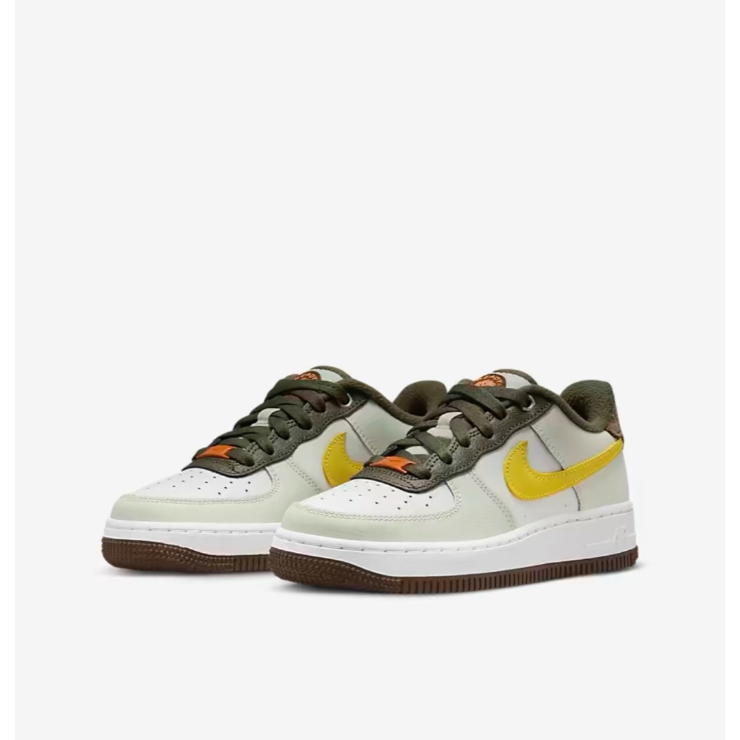 NIKE(ナイキ)の24cm【新品】限定モデル　NIKE GS AIR FORCE1 LV8 レディースの靴/シューズ(スニーカー)の商品写真