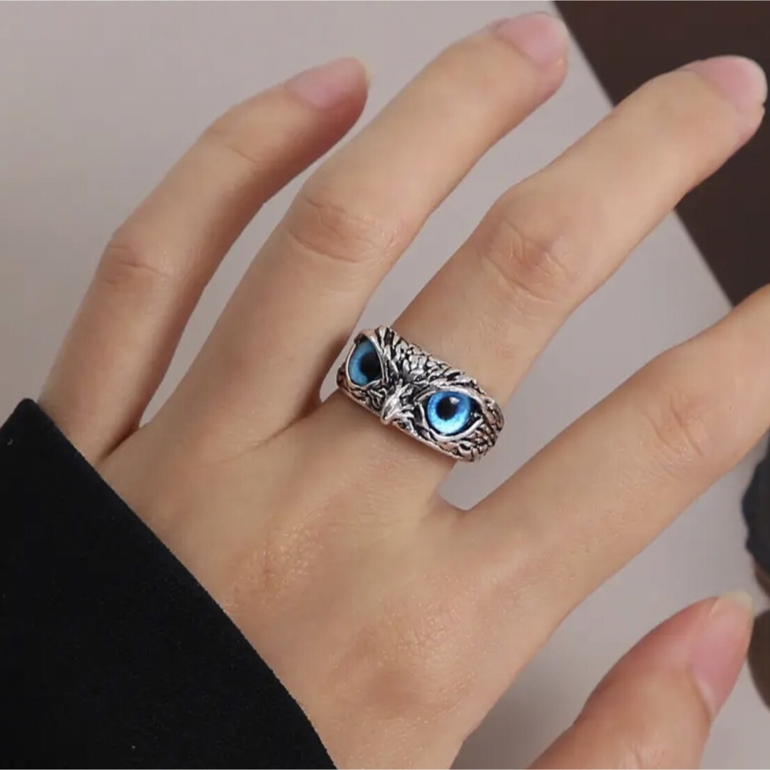 フクロウ　リング　ブルーアイズ　幸運の鳥　指輪　シルバー　アクセサリー　アニマル レディースのアクセサリー(リング(指輪))の商品写真