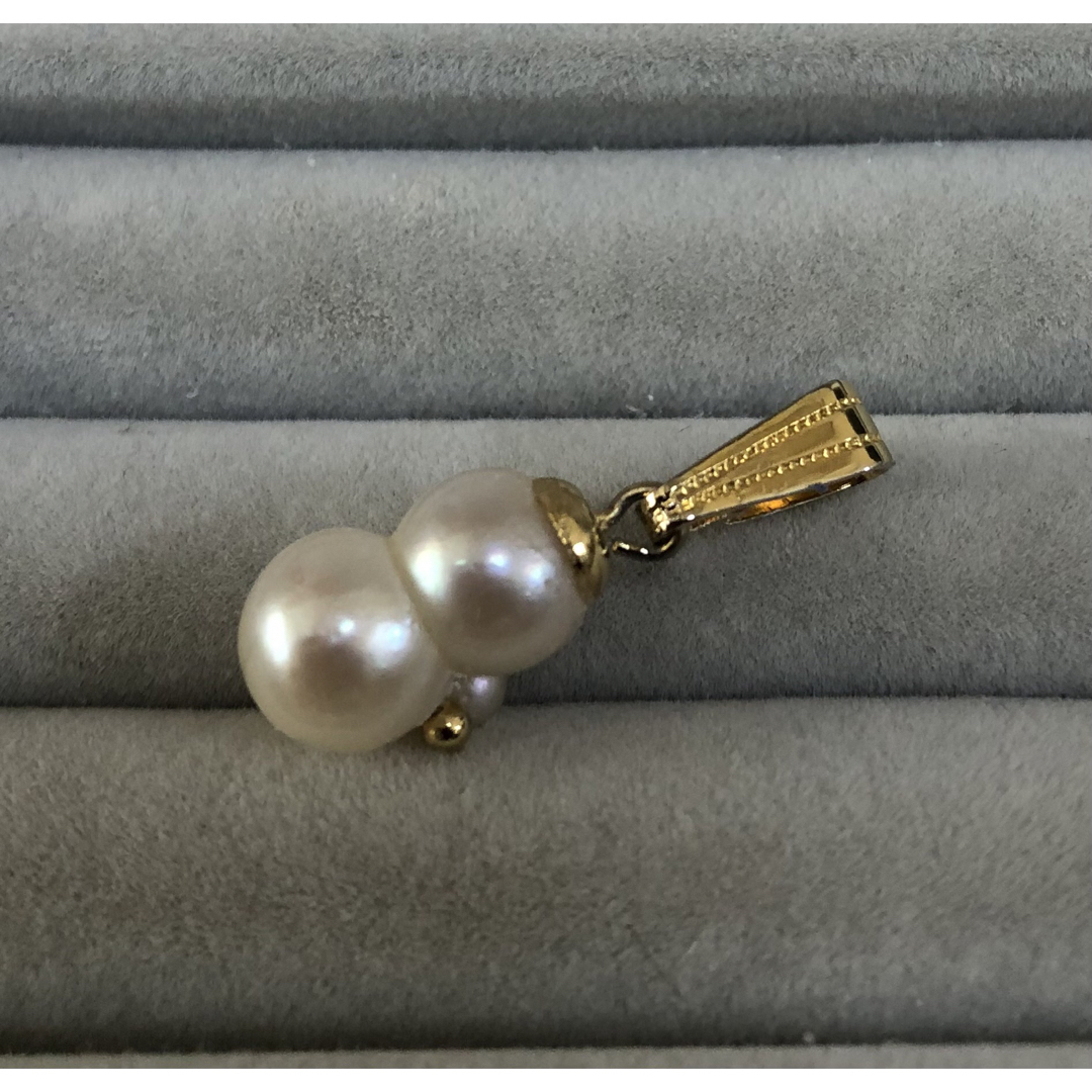 あこや真珠双子珠風ペンダントトップ ハンドメイドのアクセサリー(その他)の商品写真