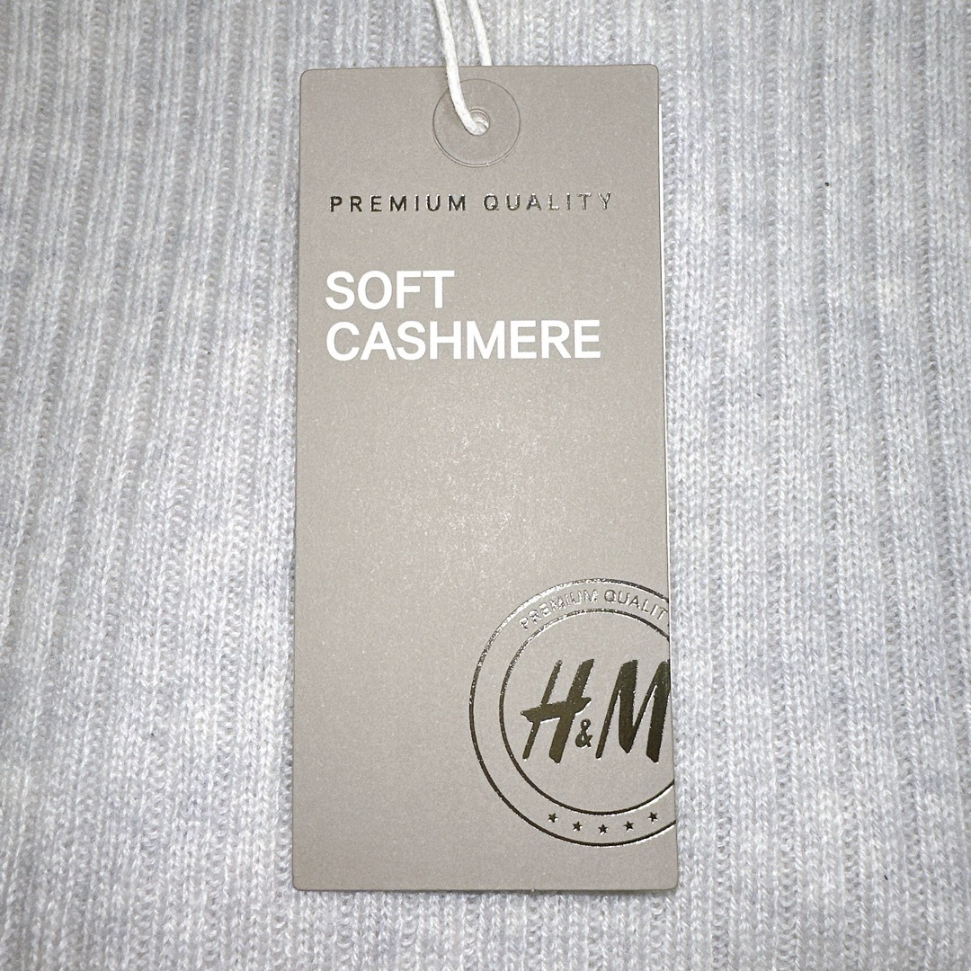 H&M(エイチアンドエム)の【新品・未使用】H&M エイチアンドエム カシミヤセーター ライトグレー レディースのトップス(ニット/セーター)の商品写真