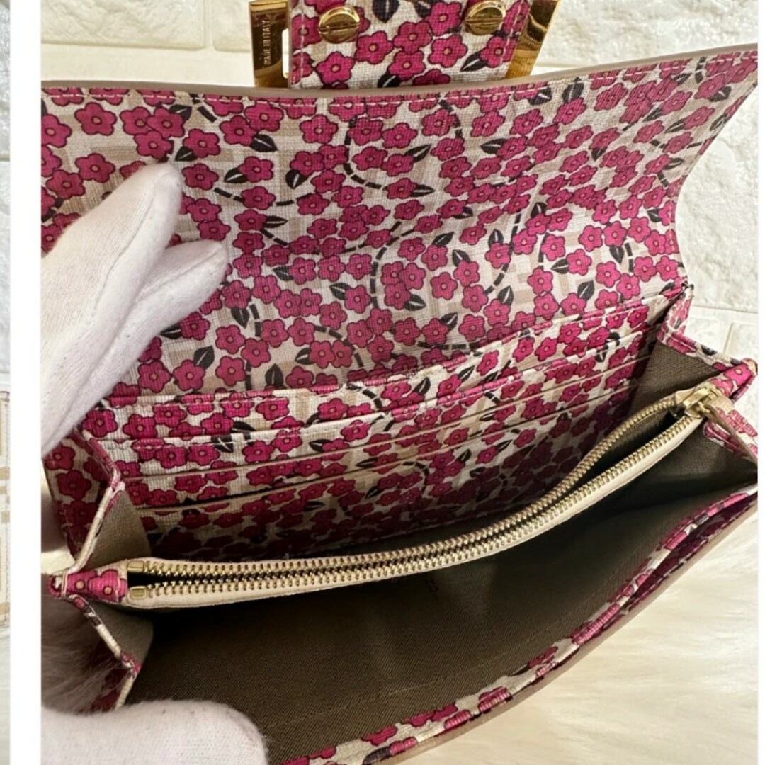 FENDI - 人気 フェンディ 二つ折り長財布 FFロゴ金具 ベージュ FENDI - 人気 フェンディ 二つ折り長財布 FFロゴ金具 ベージュ