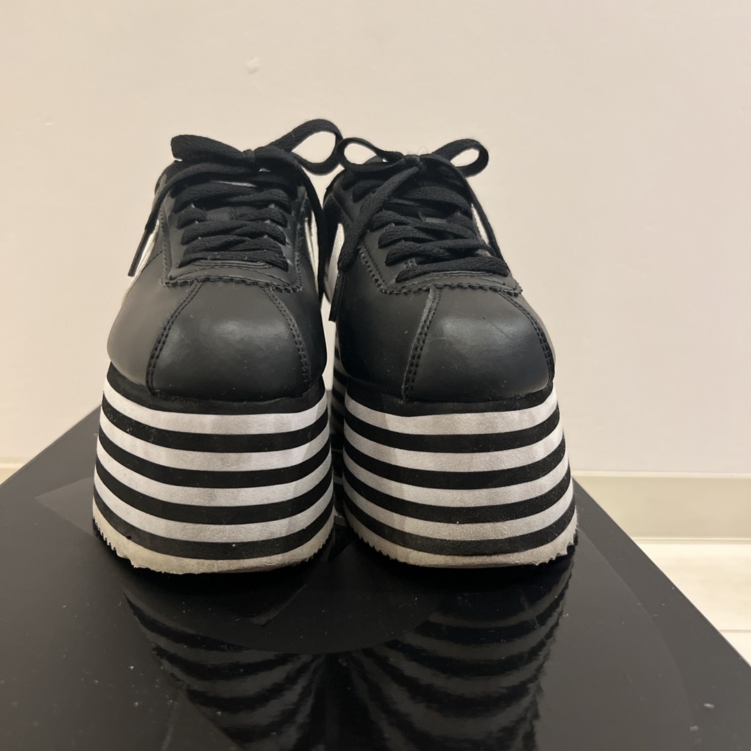 COMME des GARCONS(コムデギャルソン)のCOMME des GARCONS NIKE コルテッツ  23cm 黒 レディースの靴/シューズ(スニーカー)の商品写真