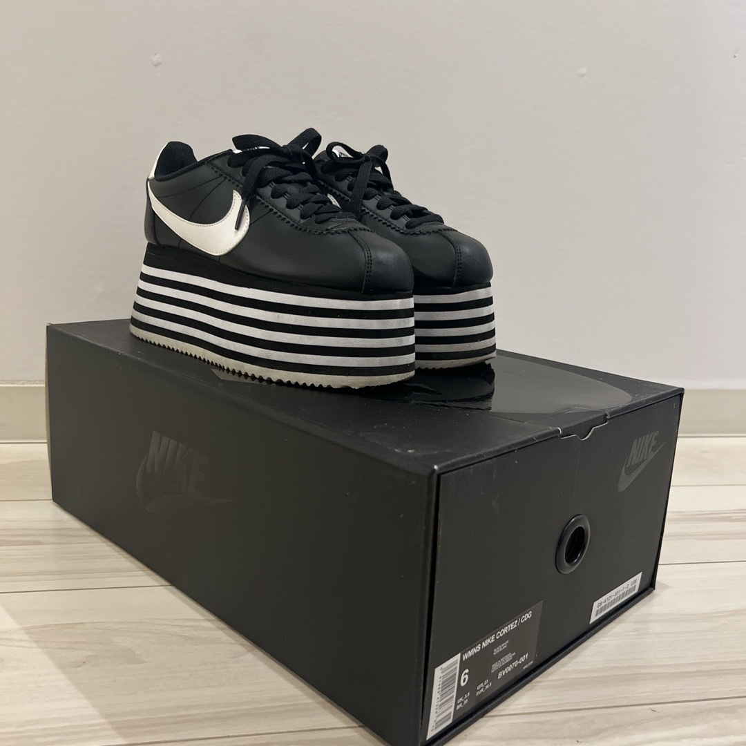 COMME des GARCONS(コムデギャルソン)のCOMME des GARCONS NIKE コルテッツ  23cm 黒 レディースの靴/シューズ(スニーカー)の商品写真