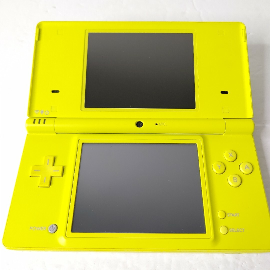 ニンテンドーDS(ニンテンドーDS)のNintendo　ニンテンドーDSi ライムグリーン　極美品　任天堂　ゲーム機 エンタメ/ホビーのゲームソフト/ゲーム機本体(携帯用ゲーム機本体)の商品写真