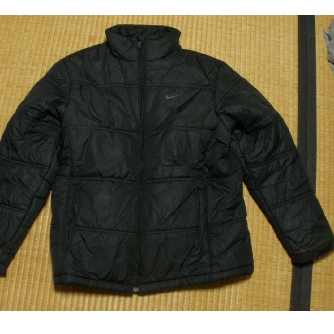 nike　中綿ジャケット　Lサイズ　末5 メンズのジャケット/アウター(その他)の商品写真