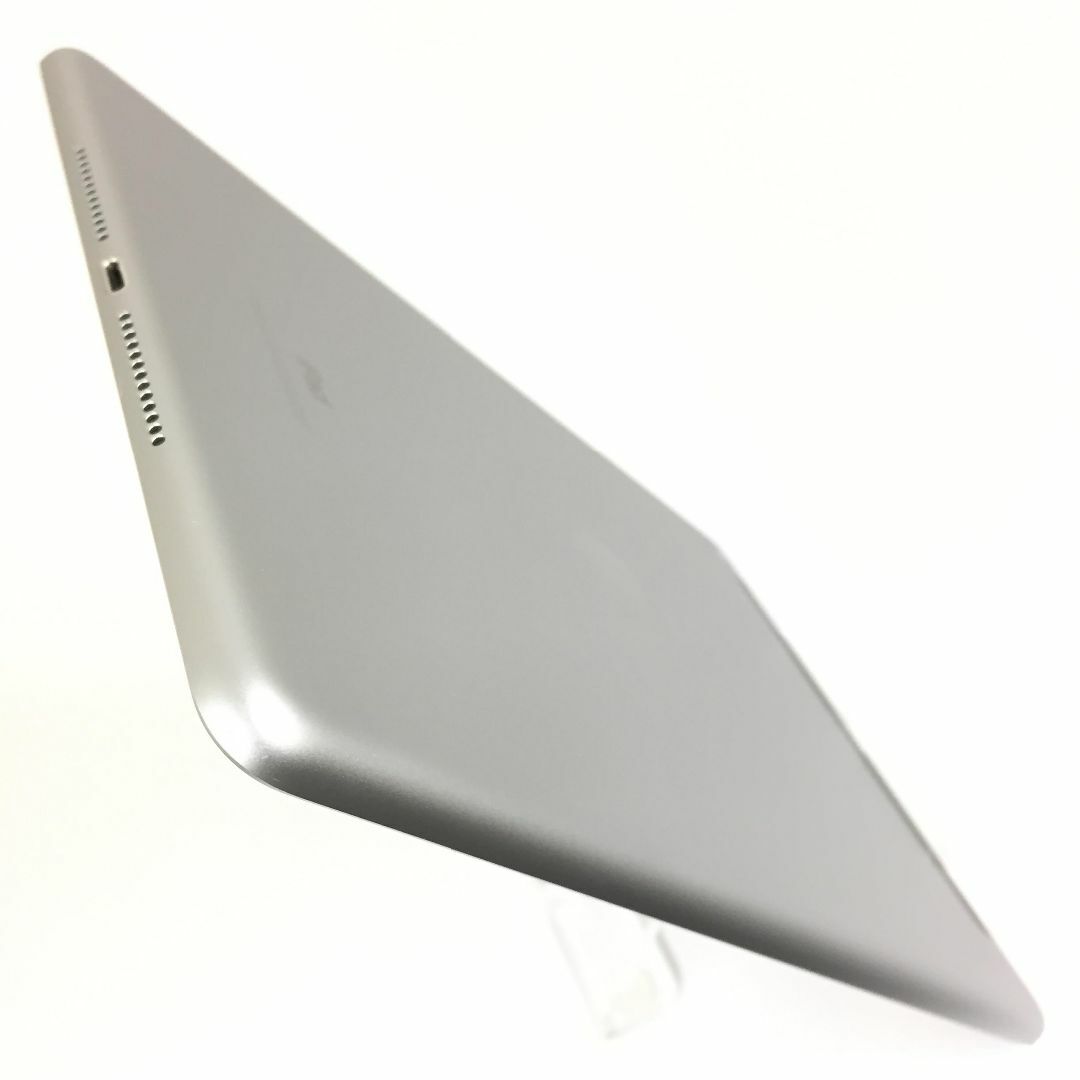 iPad(アイパッド)の【B】iPad（第6世代）/32GB/354887092778150 スマホ/家電/カメラのスマートフォン/携帯電話(スマートフォン本体)の商品写真