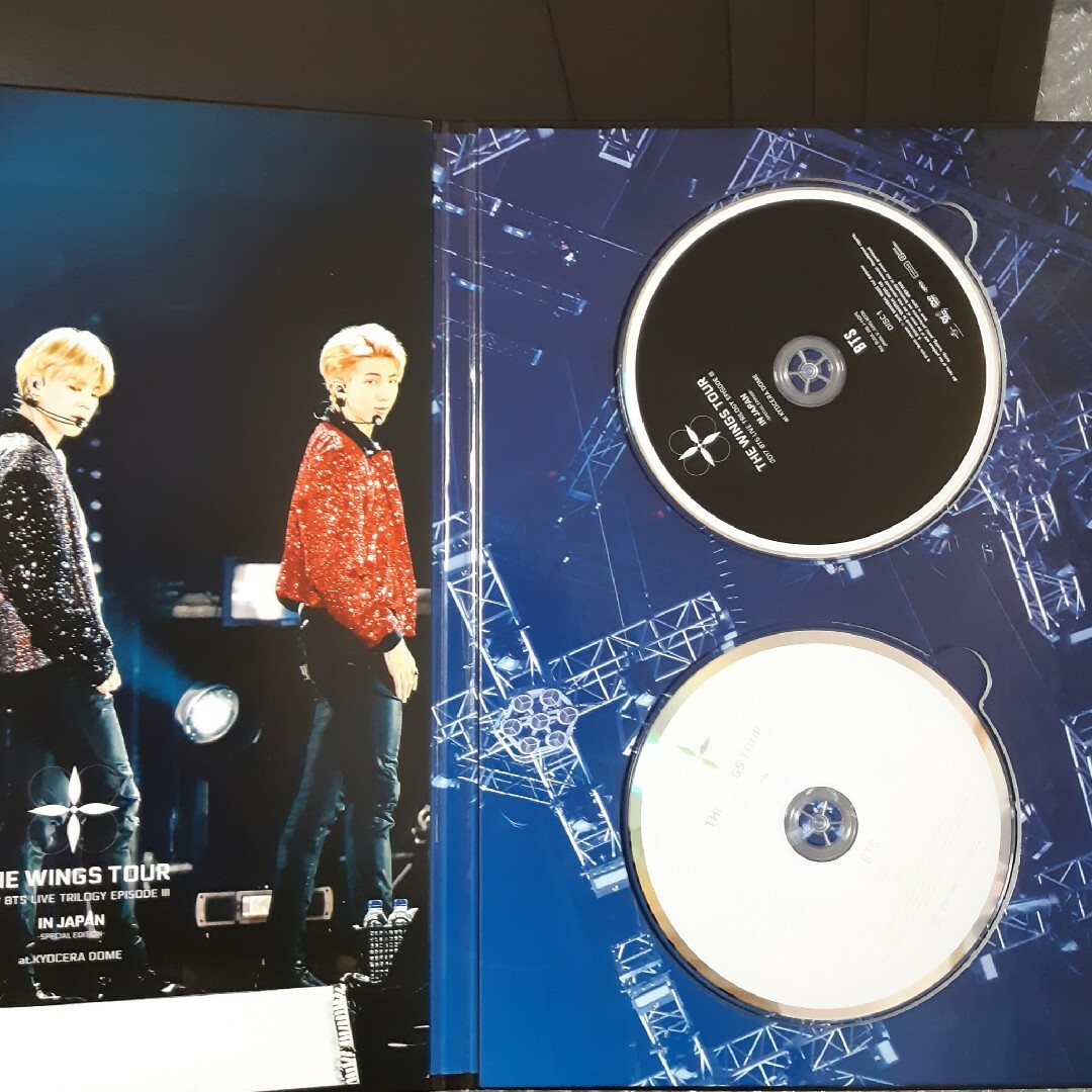 防弾少年団(BTS)(ボウダンショウネンダン)のBTS THE WINGS TOUR 初回限定盤 DVD エンタメ/ホビーのDVD/ブルーレイ(アイドル)の商品写真