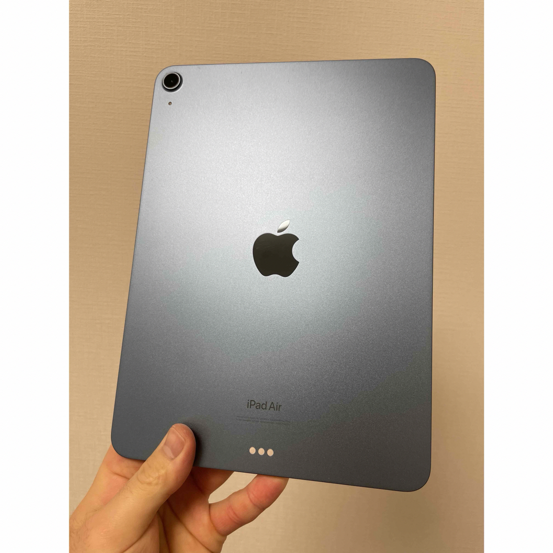 Apple(アップル)のアップル iPad Air 第5世代 WiFi 64GB ブルー【美品】付属品有 スマホ/家電/カメラのPC/タブレット(タブレット)の商品写真