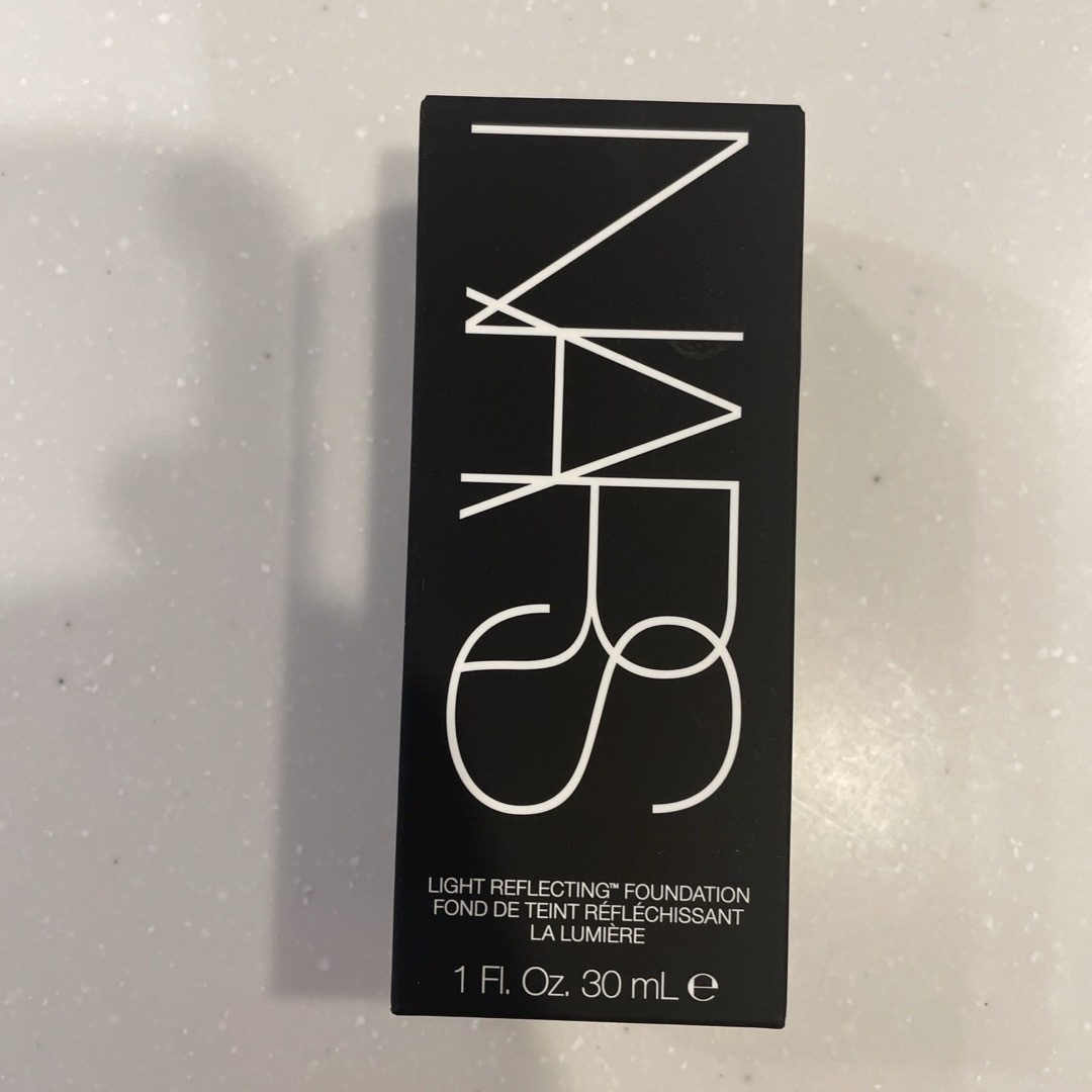 NARS(ナーズ)の【新品未開封】NARS ファンデーション コスメ/美容のベースメイク/化粧品(ファンデーション)の商品写真