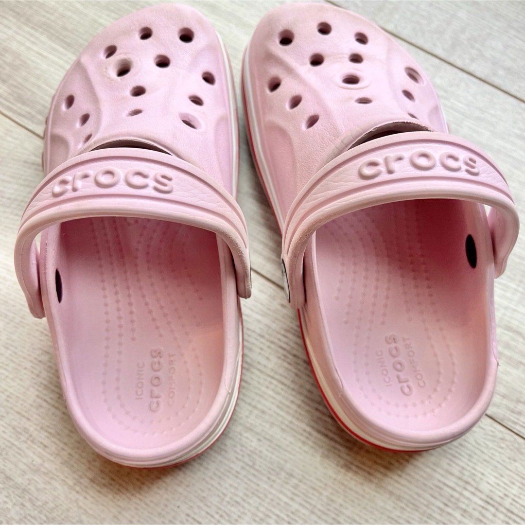 crocs(クロックス)のクロックス　サンダル　18㎝　女の子 キッズ/ベビー/マタニティのキッズ靴/シューズ(15cm~)(サンダル)の商品写真