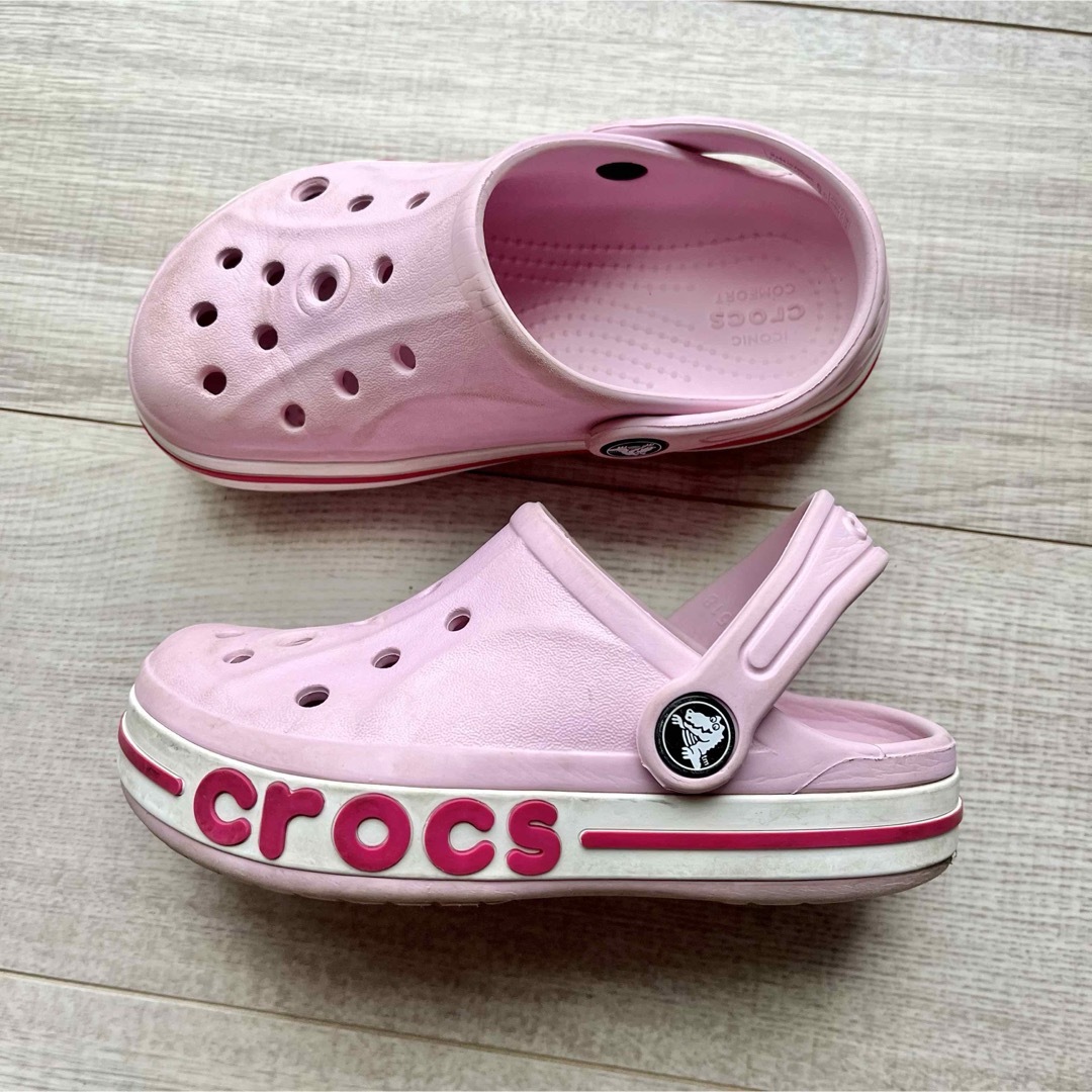 crocs(クロックス)のクロックス　サンダル　18㎝　女の子 キッズ/ベビー/マタニティのキッズ靴/シューズ(15cm~)(サンダル)の商品写真