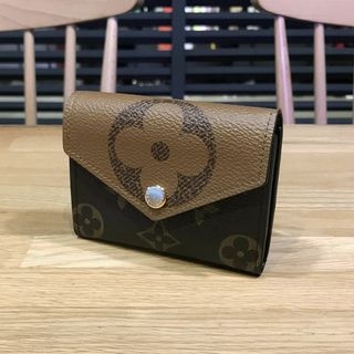 ルイヴィトン(LOUIS VUITTON)の超美品 ルイヴィトン 現行 ジャイアント リバース ポルトフォイユゾエ 財布(財布)