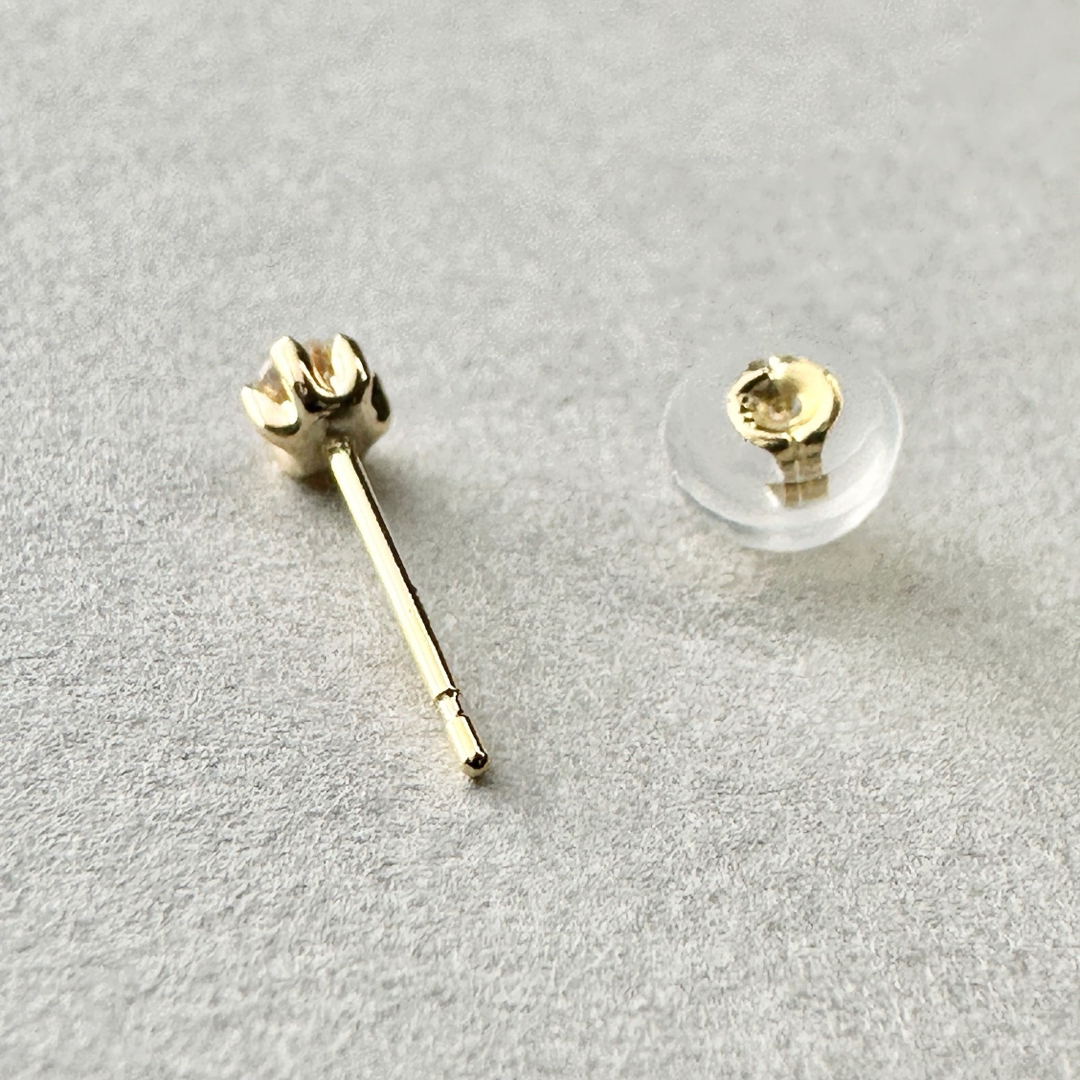 新品✨K18YG枠 合計0.07ctUP❗️天然ダイヤモンド ピアス 片耳の通販 新品✨K18YG枠 合計0.07ctUP❗️天然ダイヤモンド ピアス 片耳の通販