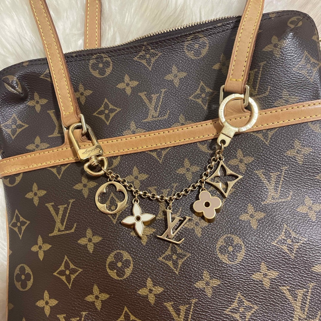 LOUIS VUITTON(ルイヴィトン)のルイヴィトンlouisvuittonバッグチャーム　キーホルダー レディースのファッション小物(キーホルダー)の商品写真