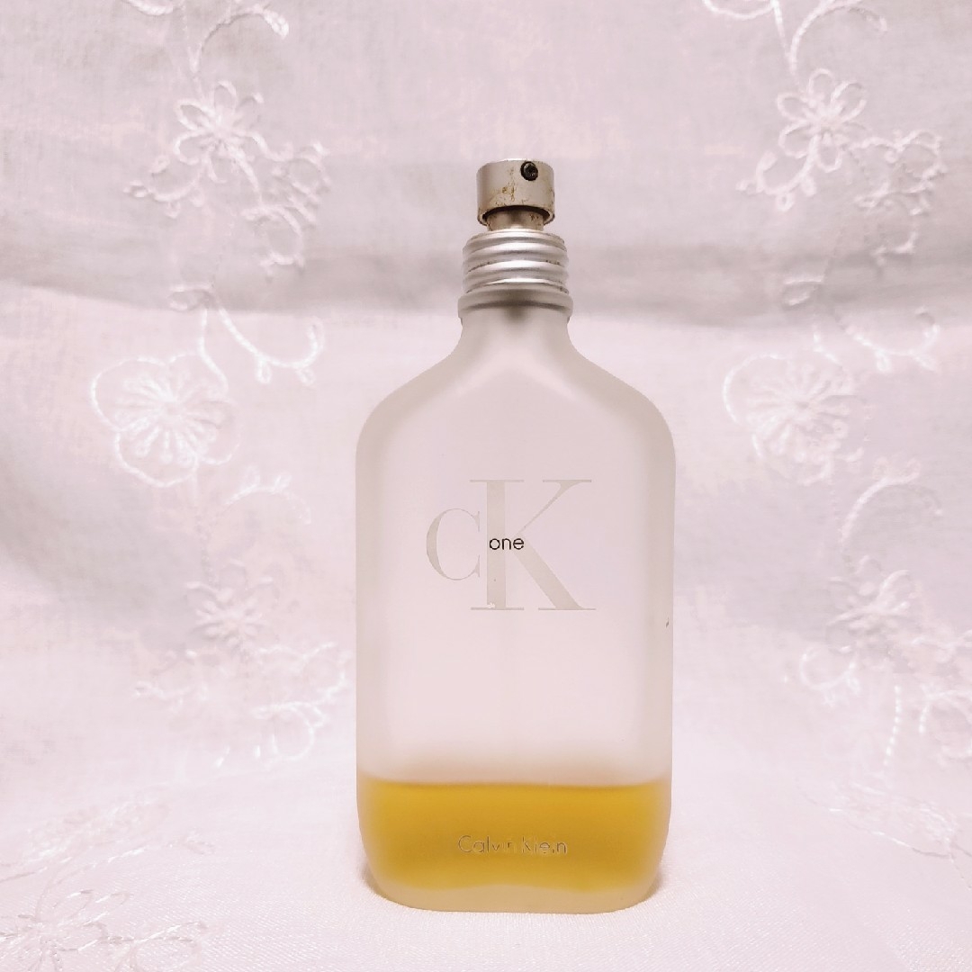 ck Calvin Klein(シーケーカルバンクライン)のカルバンクライン シーケーワン オーデトワレ edt コスメ/美容の香水(ユニセックス)の商品写真