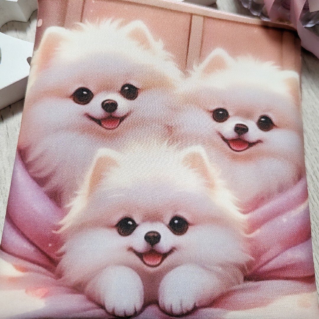 ♡ポメラニアン ベッド ピンク フラットポーチ♡ レディースのファッション小物(ポーチ)の商品写真