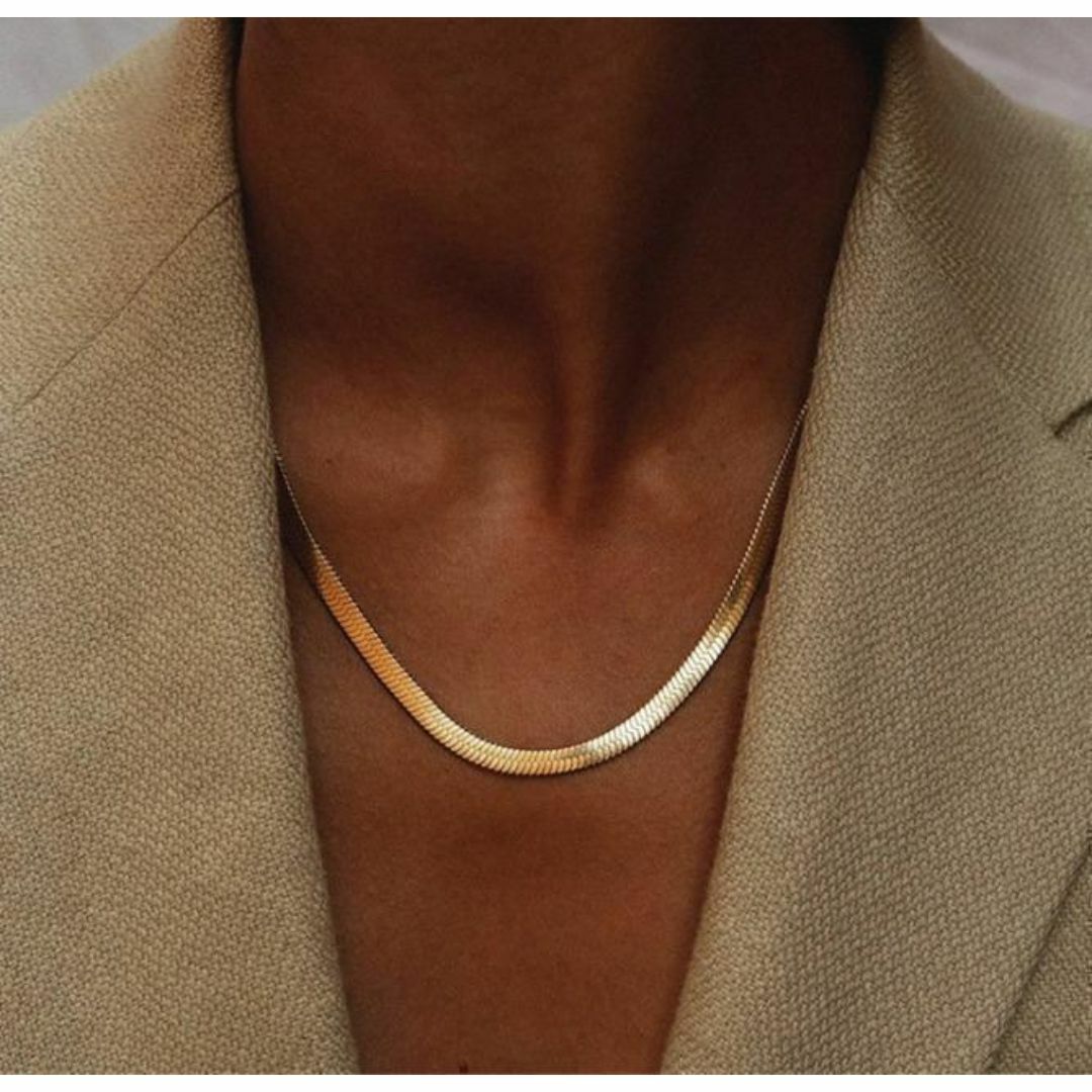 ★高級蛇骨チェーン　ネックレス　シンプル　レディース　ゴールド5MM　大人の女性 レディースのアクセサリー(ネックレス)の商品写真
