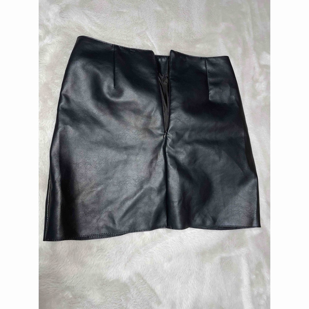 レザー素材　ショートスカート　キュロット有 レディースのスカート(ミニスカート)の商品写真