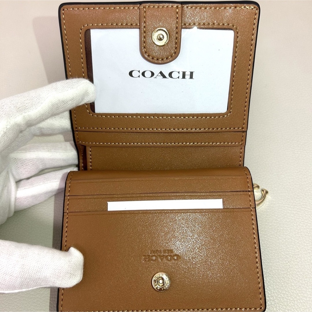 COACH(コーチ)の【新品未使用】COACH コーチ ホースアンドキャリッジ 二つ折り財布 ブラック レディースのファッション小物(財布)の商品写真