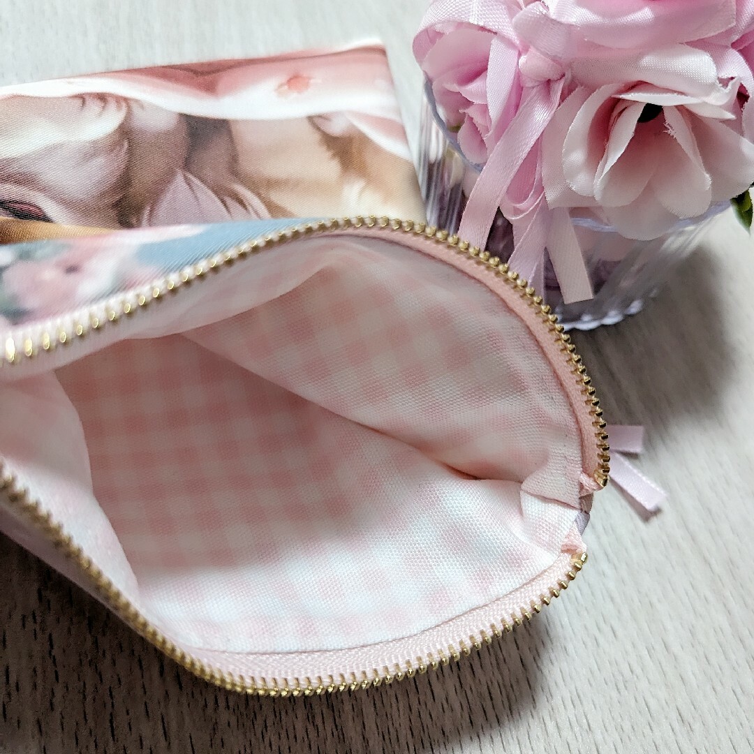♡茶ポメラニアン ベッド フラットポーチ♡ レディースのファッション小物(ポーチ)の商品写真