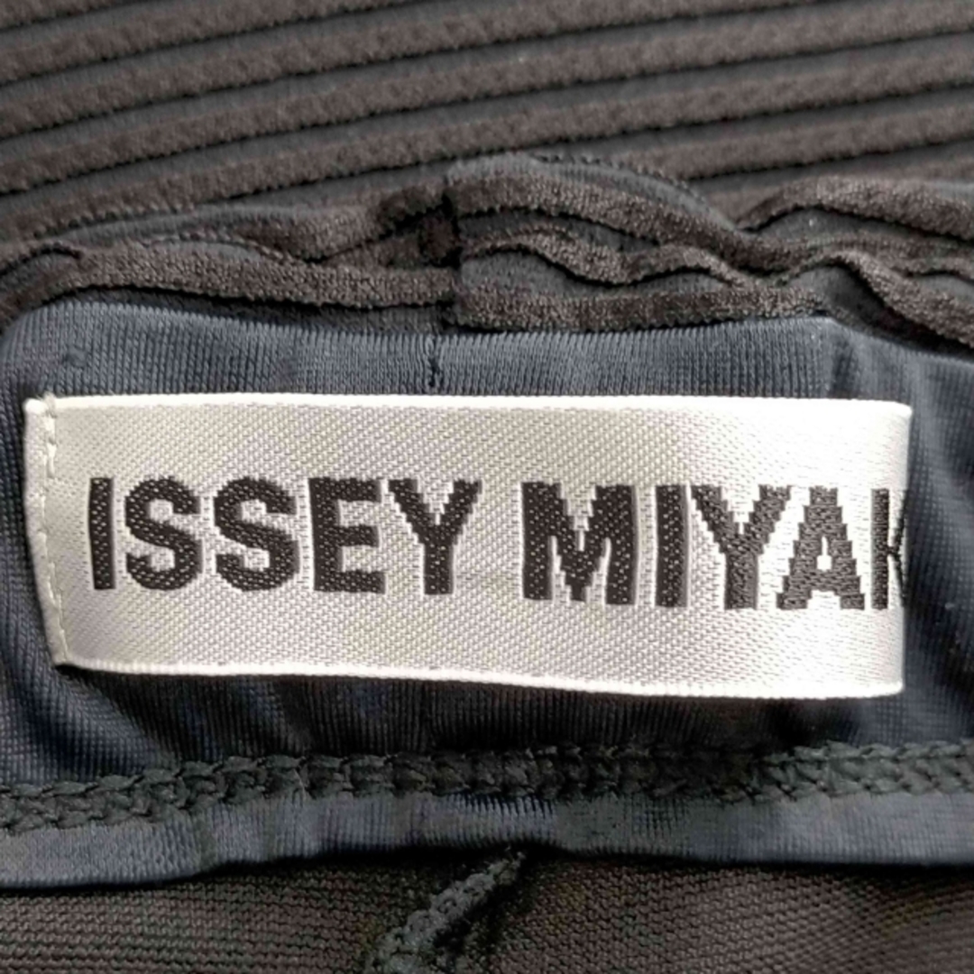 ISSEY MIYAKE(イッセイミヤケ)のISSEY MIYAKE(イッセイミヤケ) メンズ パンツ その他パンツ メンズのパンツ(その他)の商品写真