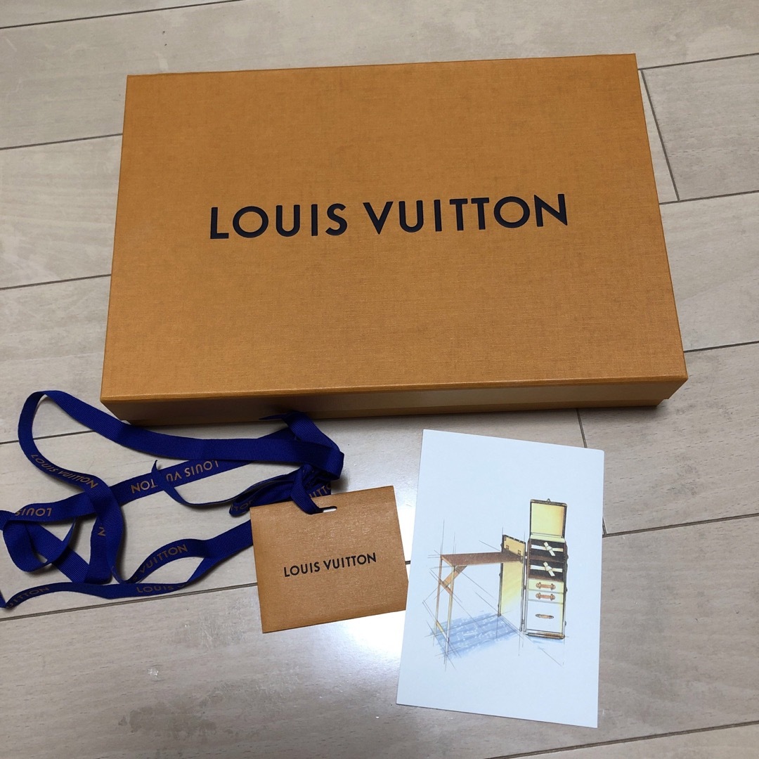 LOUIS VUITTON(ルイヴィトン)のルイヴィトン　大判ショール　3回のみ使用　状態綺麗 レディースのファッション小物(マフラー/ショール)の商品写真