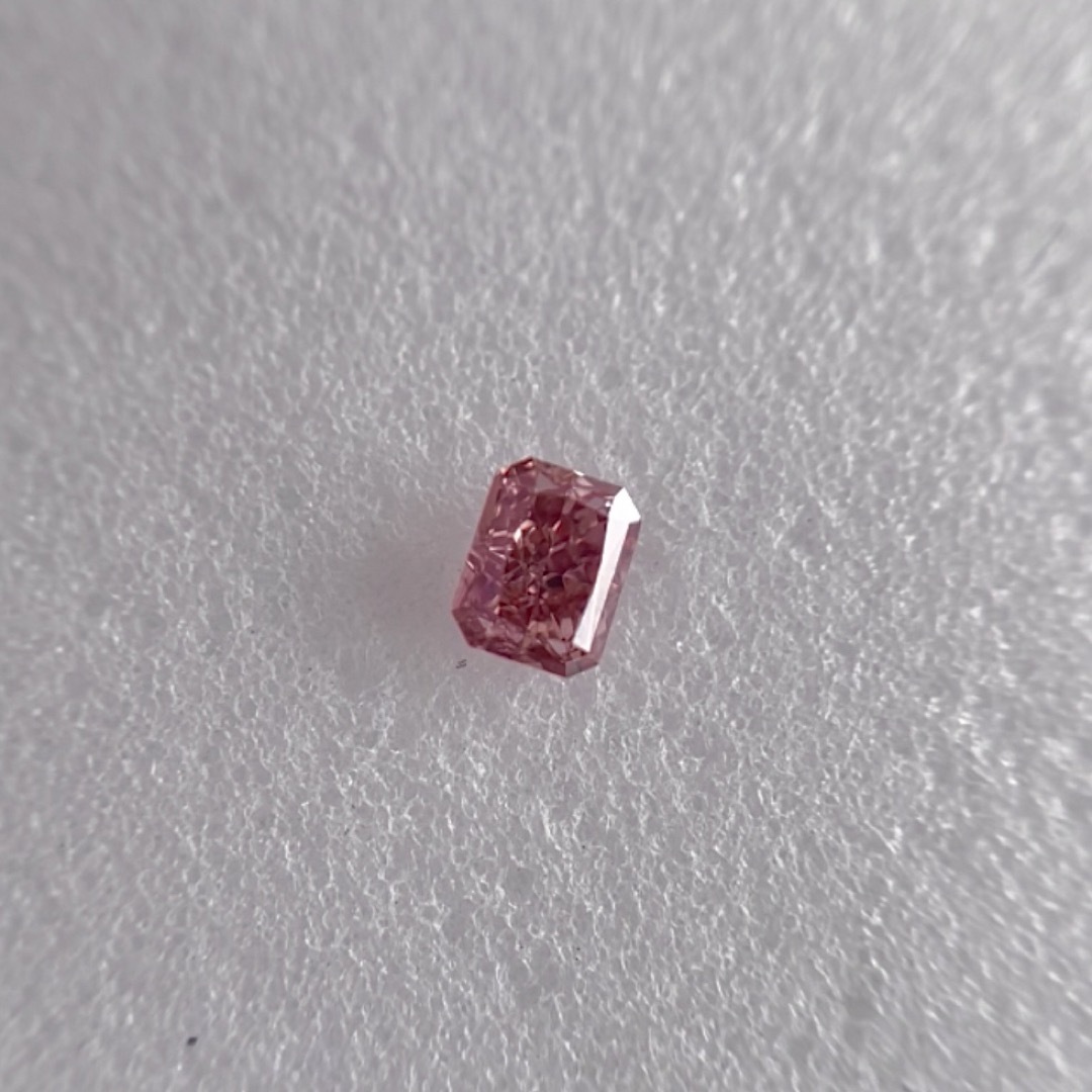 0.078ct SI-2天然ピンクダイヤFANCY INTENSE PINK レディースのアクセサリー(その他)の商品写真