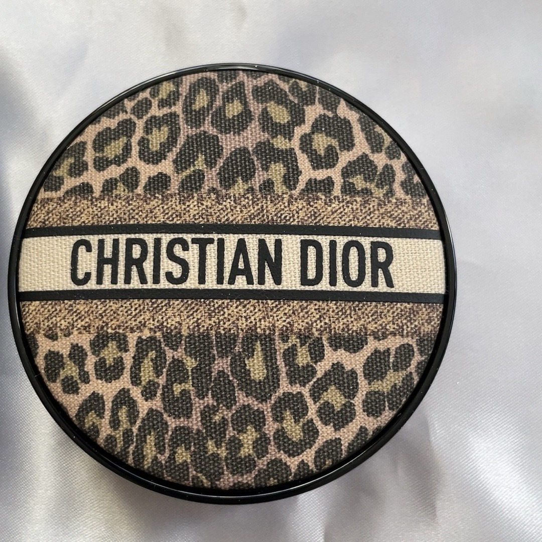 Christian Dior(クリスチャンディオール)の新品限定ディオールスキン フォーエヴァー クッションケース　ミッツアエディション コスメ/美容のコスメ/美容 その他(その他)の商品写真