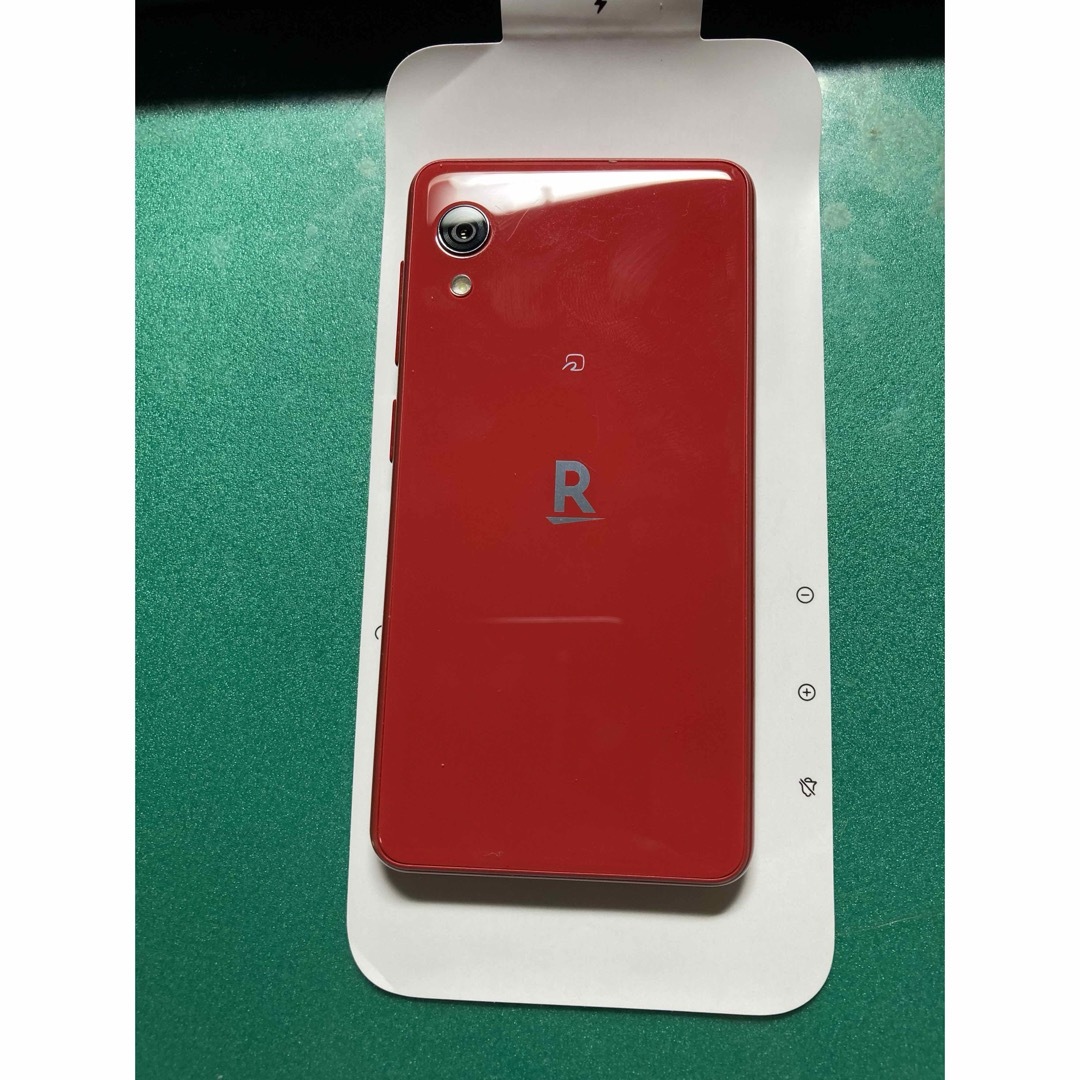 楽天 Rakuten Mini 32GB クリムゾンレッド C330 SIMフリ スマホ/家電/カメラのスマートフォン/携帯電話(スマートフォン本体)の商品写真