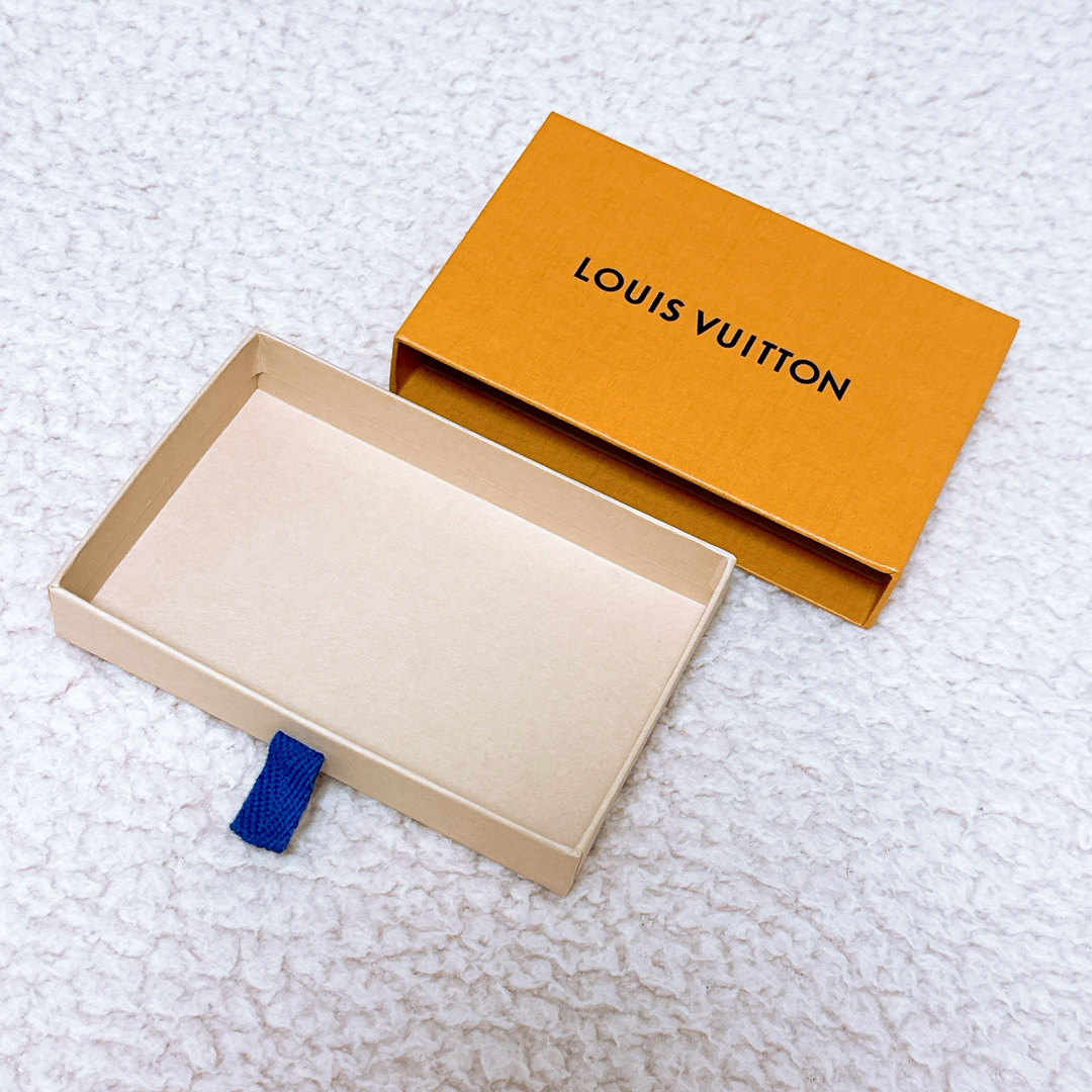 LOUIS VUITTON(ルイヴィトン)のルイヴィトン LV LOUIS VUITTON 空箱 ボックス 巾着袋 冊子 レディースのバッグ(ショップ袋)の商品写真