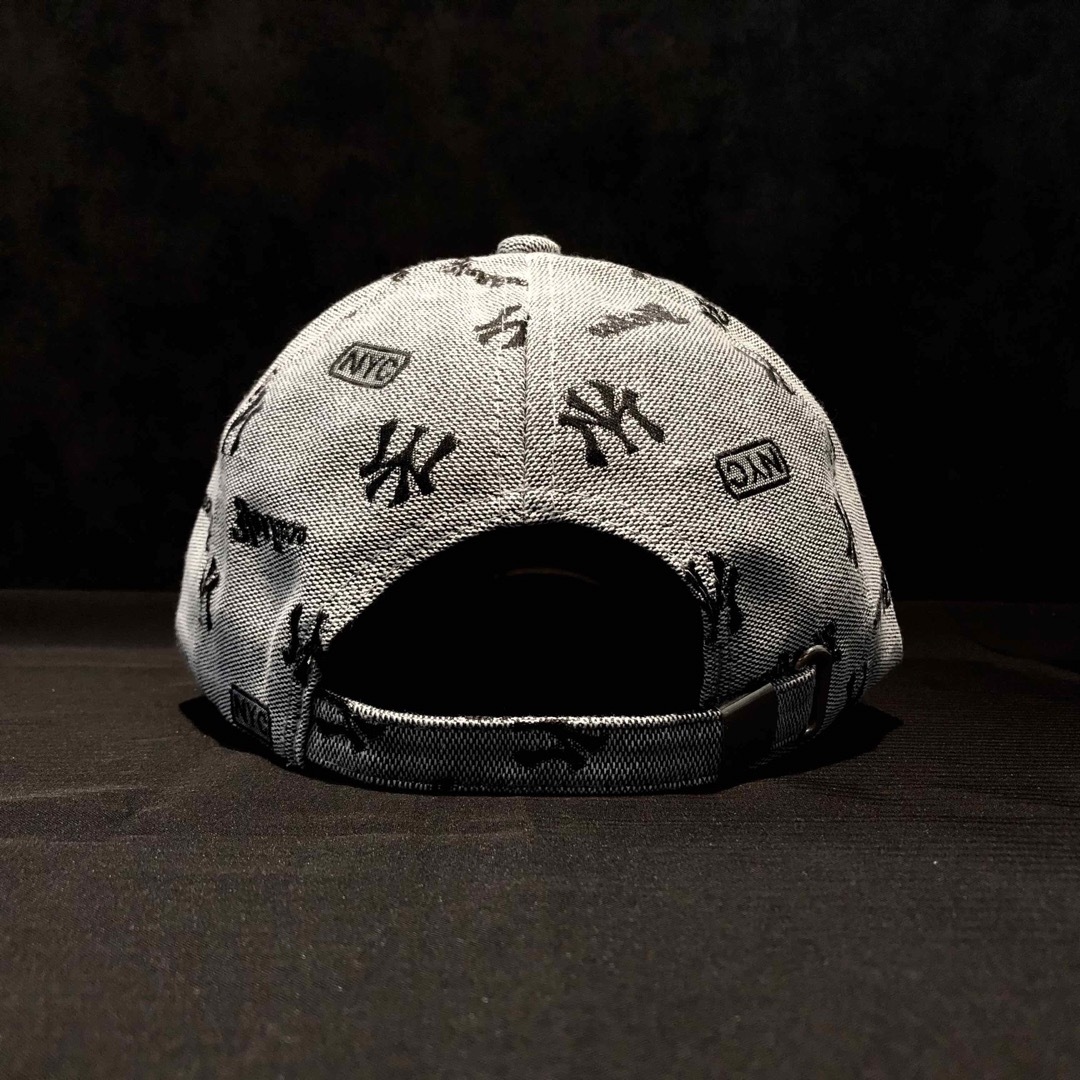 レア物⭐️新品NYC総柄ロゴ グレーキャップ帽子 ニューエラ・47好きな方必見 メンズの帽子(キャップ)の商品写真