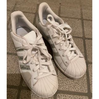 アディダス(adidas)のadidasスニーカー(スニーカー)