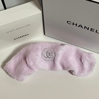 シャネル(CHANEL)の未使用正規品CHANEL WHITE ESSENTIELヘアバンド ピンク 1個(ヘアバンド)