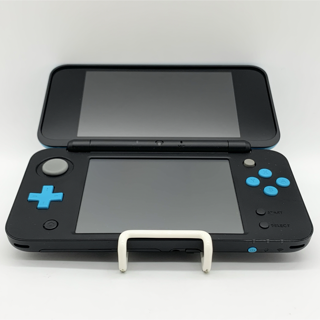 ニンテンドー2DS(ニンテンドー2DS)の【液晶美品】Newニンテンドー2DS LL ブラック×ターコイズ 本体 動作品 エンタメ/ホビーのゲームソフト/ゲーム機本体(携帯用ゲーム機本体)の商品写真