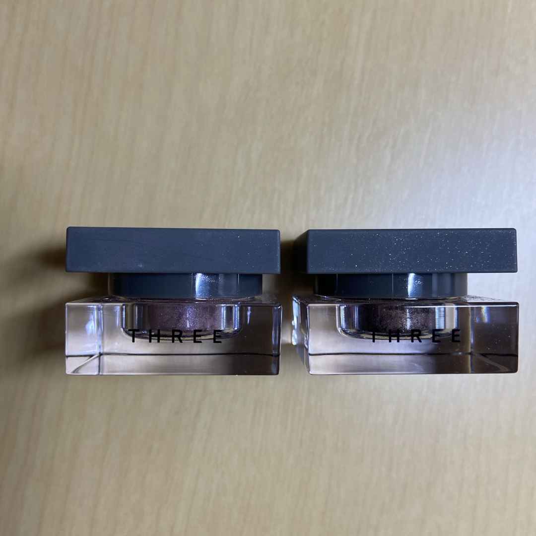THREE(スリー)のTHREE シマリングカラーヴェールステートメント　05 & 13 コスメ/美容のベースメイク/化粧品(アイシャドウ)の商品写真
