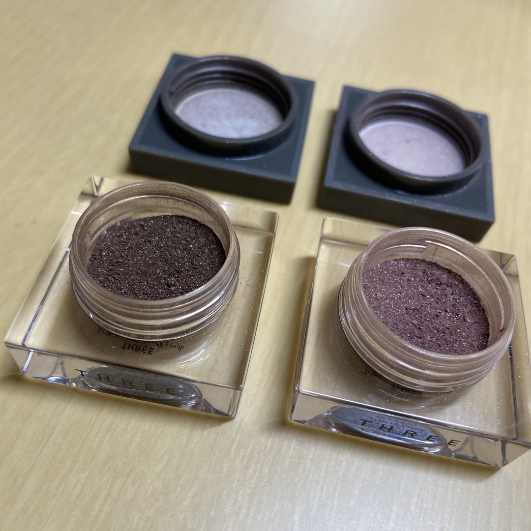 THREE(スリー)のTHREE シマリングカラーヴェールステートメント　05 & 13 コスメ/美容のベースメイク/化粧品(アイシャドウ)の商品写真