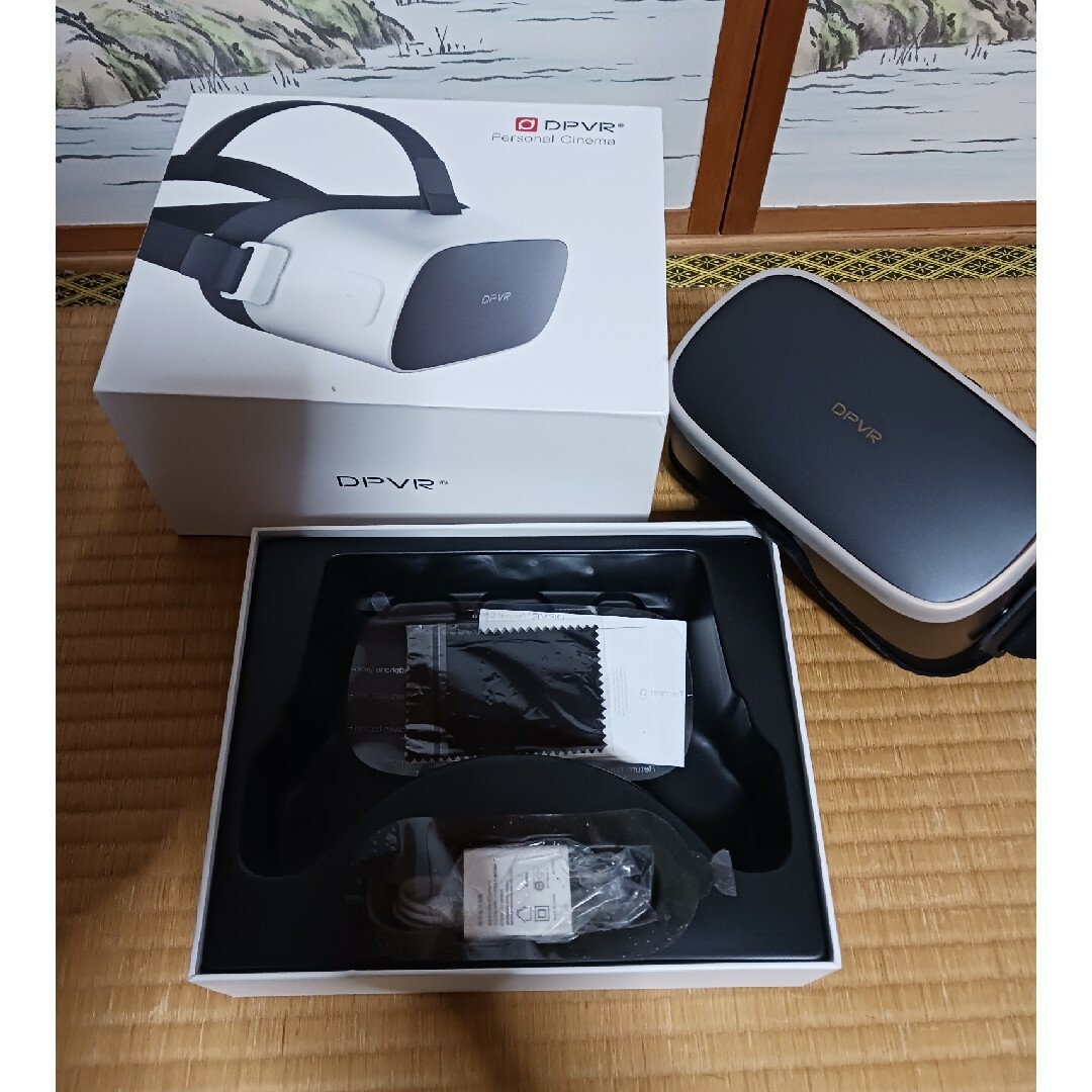 DPVR　ヘッドマウント　VRゴーグル付属品全て揃っております使用回数少なく スマホ/家電/カメラのテレビ/映像機器(その他)の商品写真