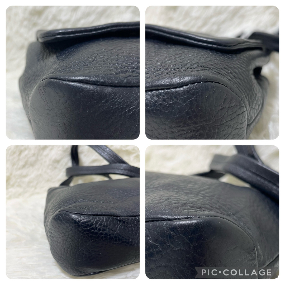 【希少カラー】ヒロフ ショルダーバッグ ダークネイビー シボ革 エンボスロゴ レディースのバッグ(ショルダーバッグ)の商品写真