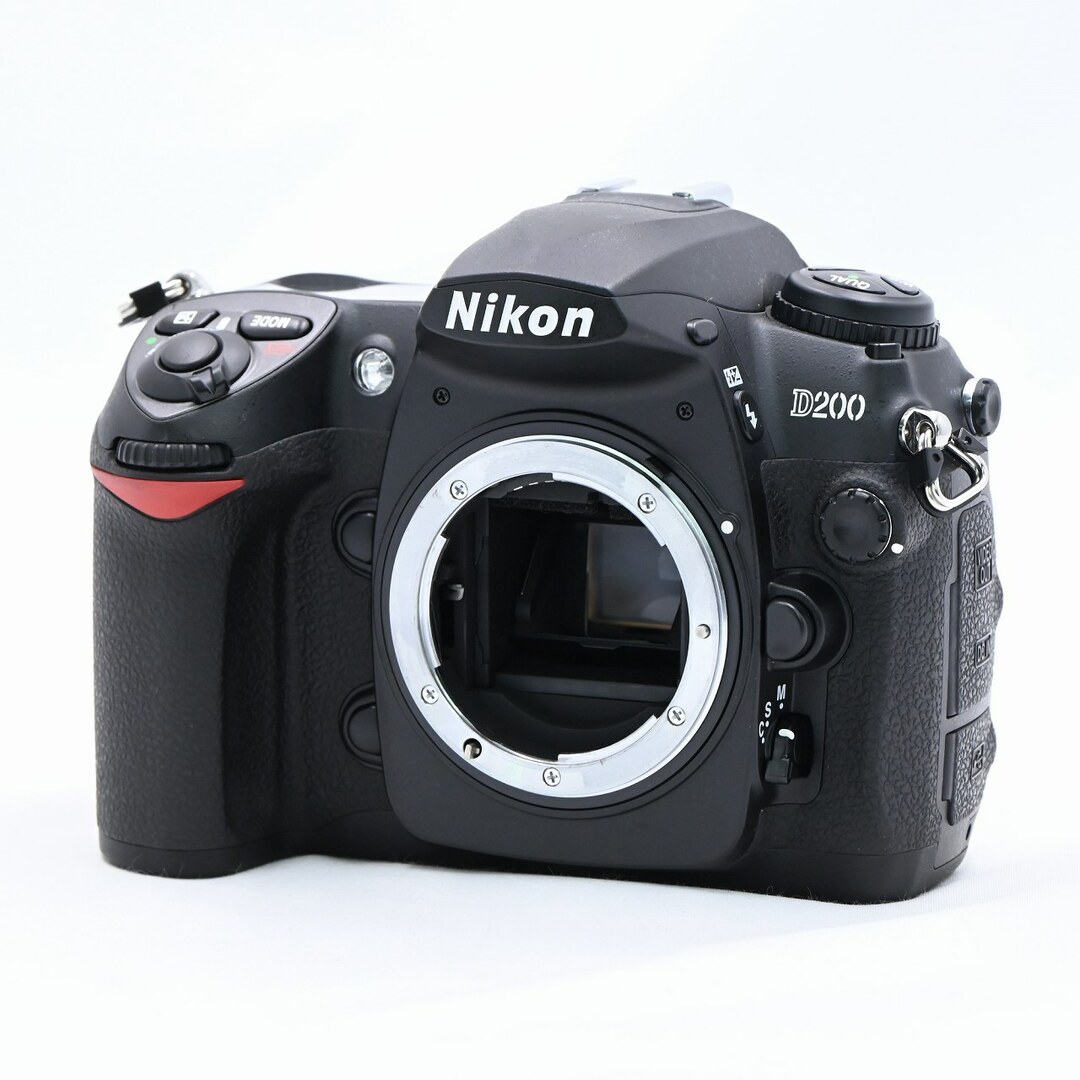 Nikon(ニコン)のNikon D200 ボディ スマホ/家電/カメラのカメラ(デジタル一眼)の商品写真