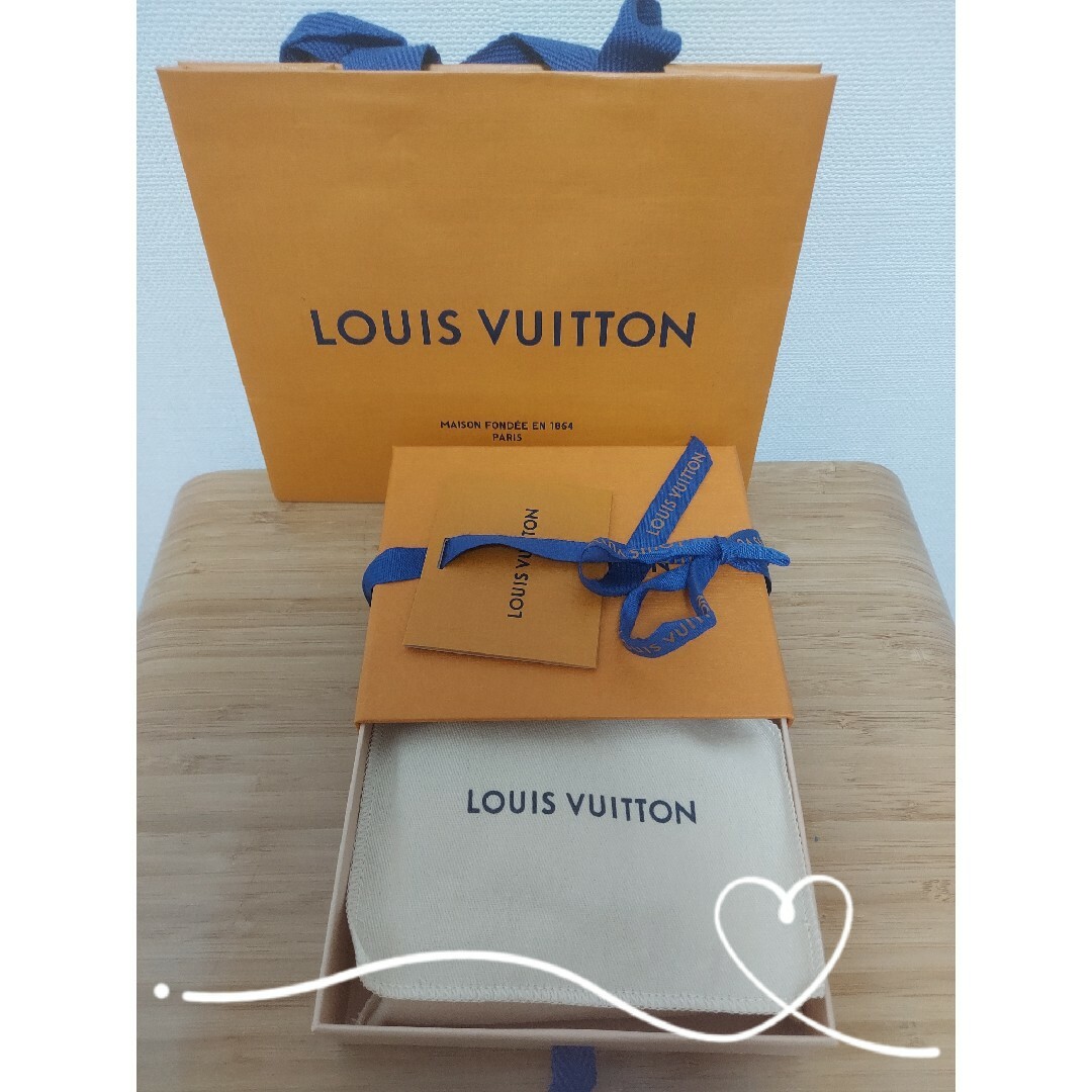 LOUIS VUITTON(ルイヴィトン)のルイヴィトン　M82406  ポルトフォイユ・ヴィクトリーヌ レディースのファッション小物(財布)の商品写真