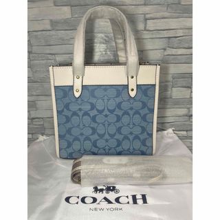 コーチ(COACH)の★新品未使用★COACH シグネチャーデニム ジャガード フィールドトート22(トートバッグ)