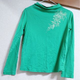 ユニクロ(UNIQLO)の未着用 ユニクロ モックネック ハイネック カットソー Tシャツ 緑 グリーン(Tシャツ(長袖/七分))