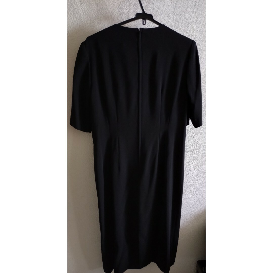 未使用　礼服レディース11号 レディースのフォーマル/ドレス(礼服/喪服)の商品写真