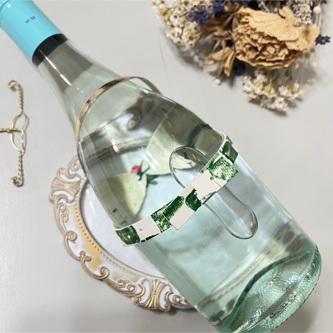 ボトル ランジェリー 緑 本革 ワイン 日本酒  ミニチュア  ブラ 面白い ハンドメイドのインテリア/家具(インテリア雑貨)の商品写真