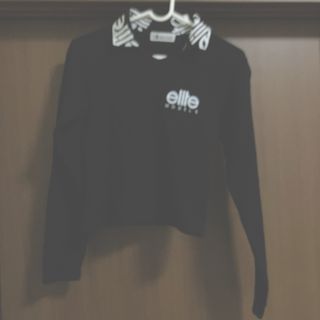 エリート　トップス　黒　トップス　韓国風　トップス　丈短め(Tシャツ(長袖/七分))