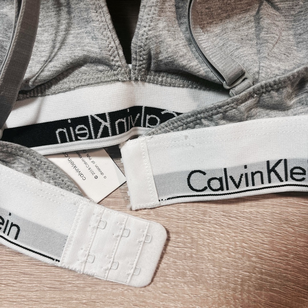 Calvin Klein(カルバンクライン)のカルバンクライン ブラS レディースの下着/アンダーウェア(ブラ)の商品写真