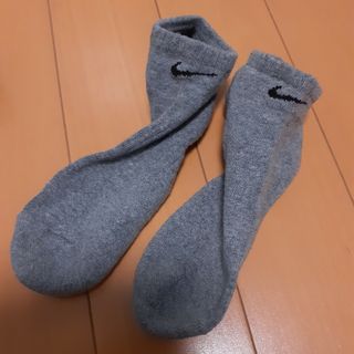 ナイキ(NIKE)のNIKE　ソックス　グレー(ソックス)